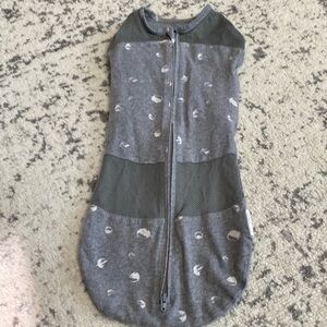 Happiest baby swaddle